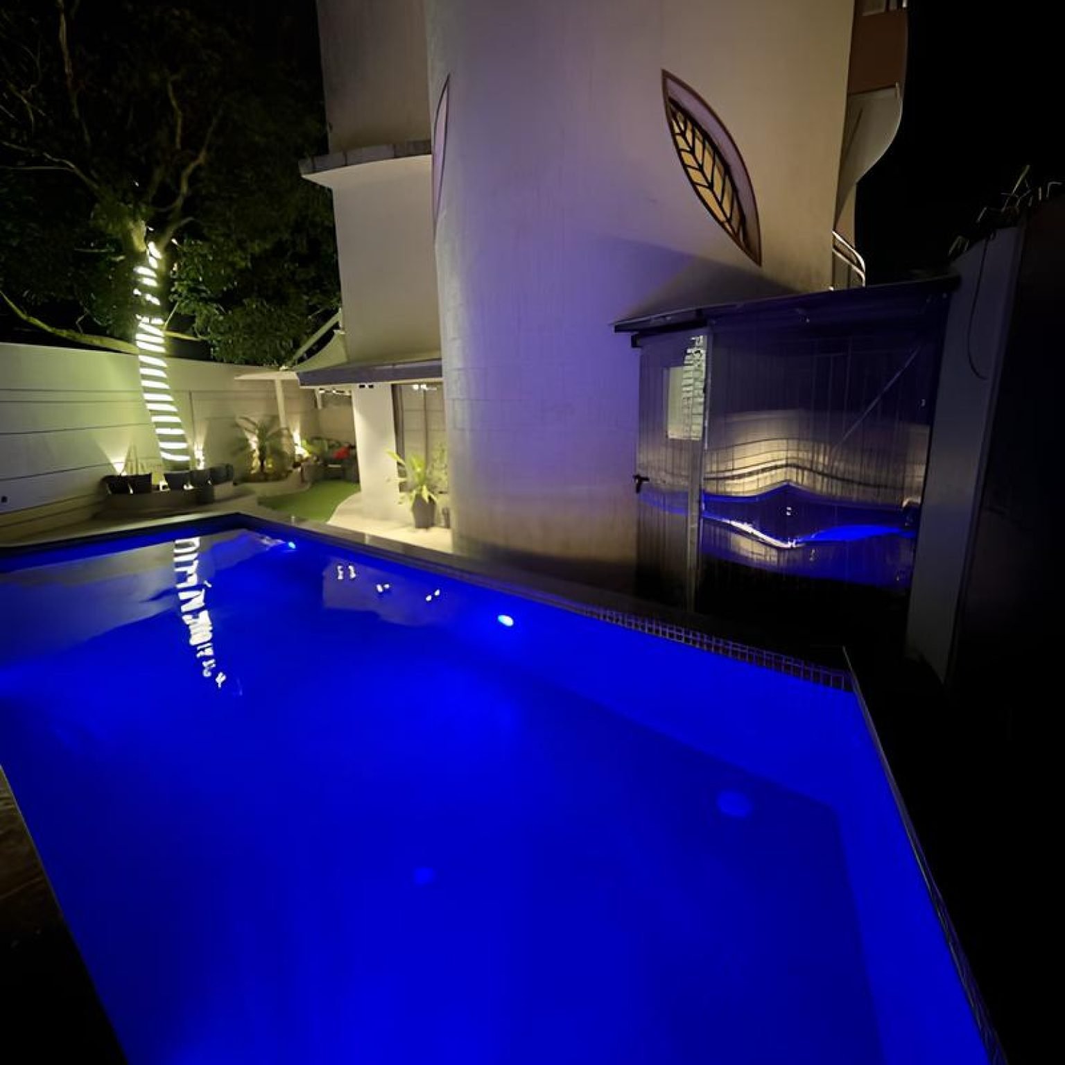 Private pool